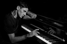 Chorvatský pianista Maksim Mrvica přiveze do Brna své nové album